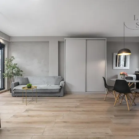 아파트 Niraya Residence, The Luxury 테살로니키